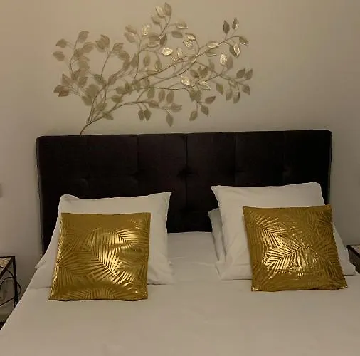 Des 2 Tetes Апартаменти Кольмар